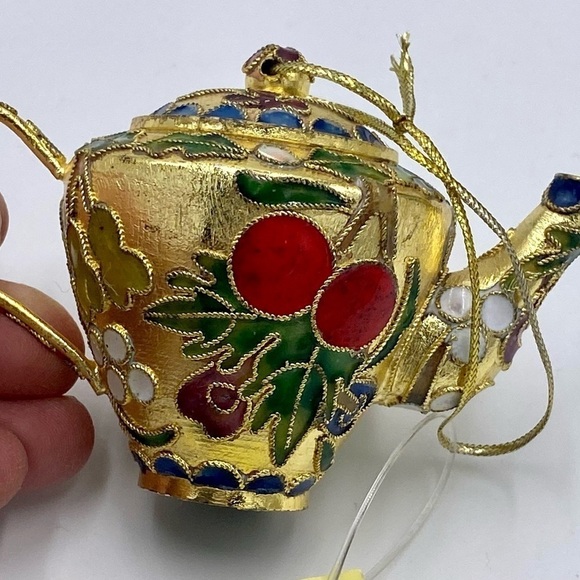 VTG 2” Cloisonné Teapot Christmas Ornament Red and gold Holly Enamel 2.5” tall. - Picture 8 of 10